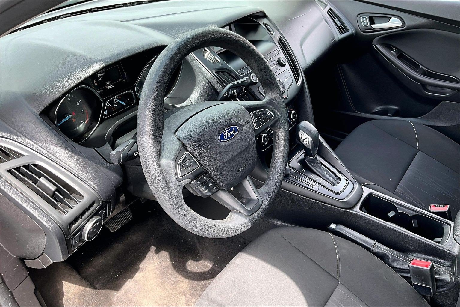 Used 2018 Ford Focus SE FWD image 11