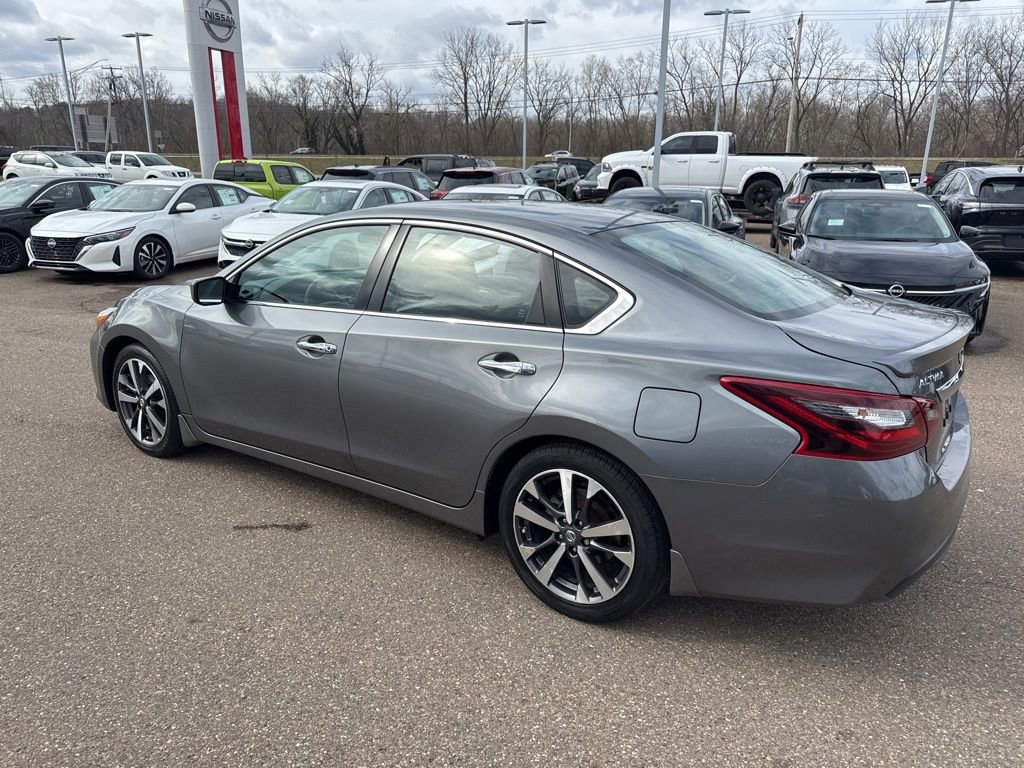 Used 2017 Nissan Altima 2.5 SR image 5