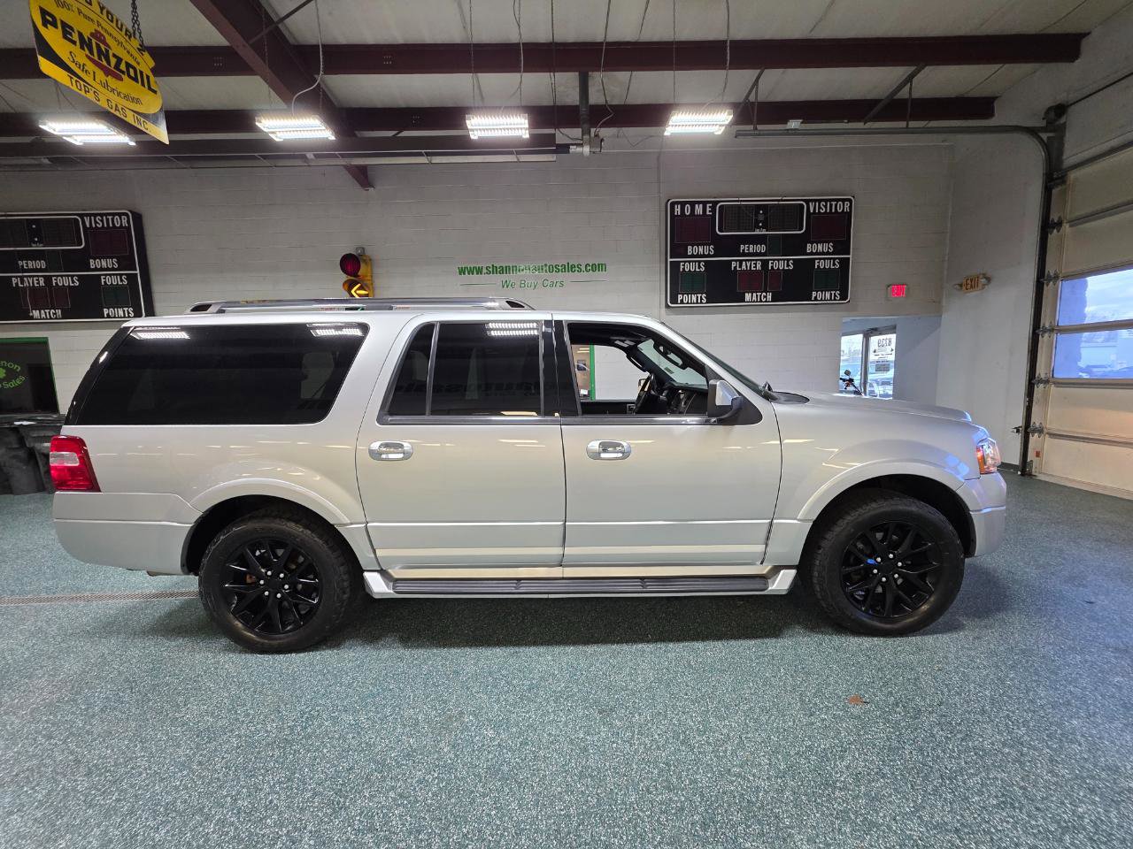 Used 2017 Ford Expedition EL Limited image 5