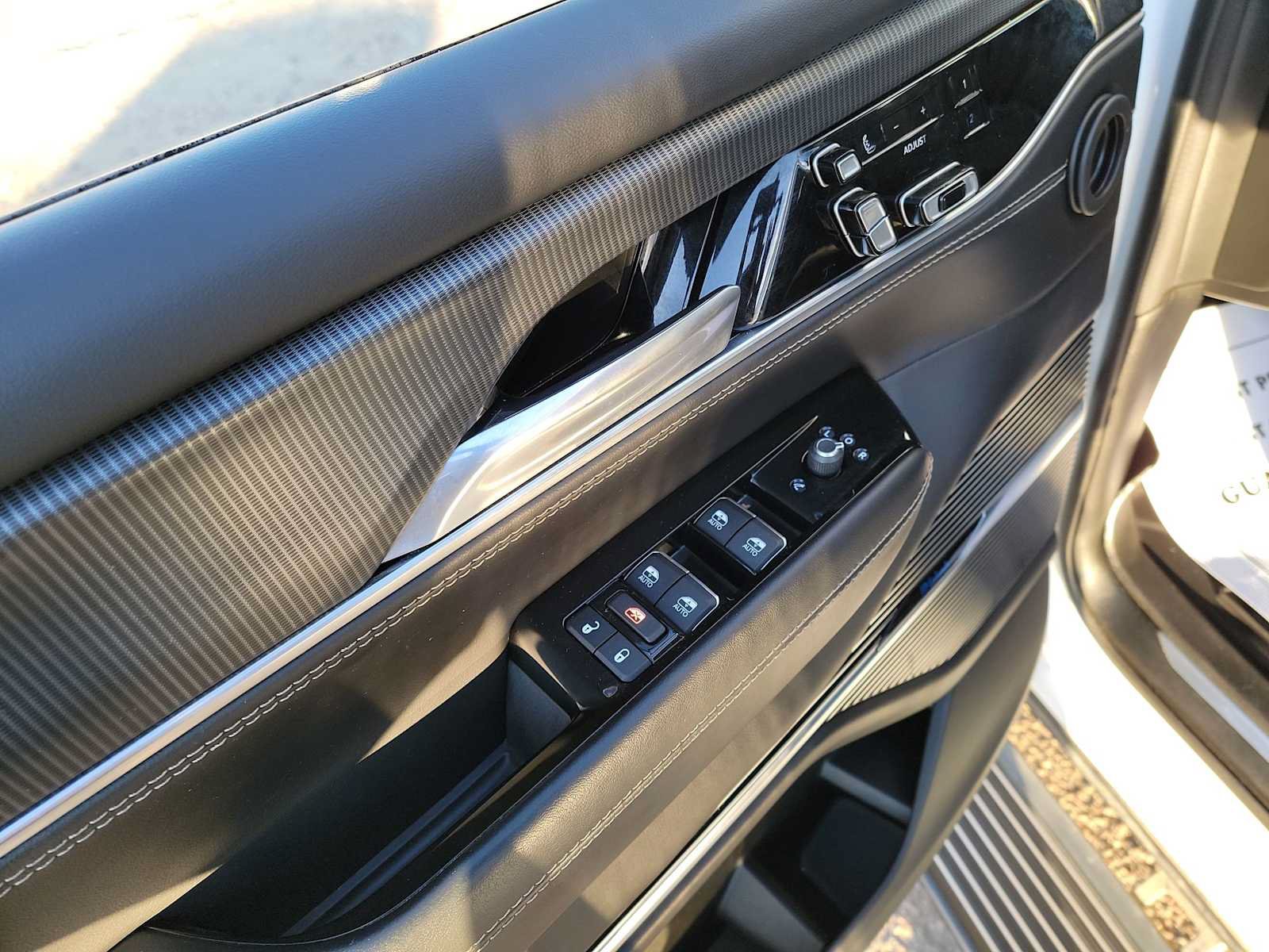 Used 2022 Jeep Grand Wagoneer Series II AWD/4WD image 13