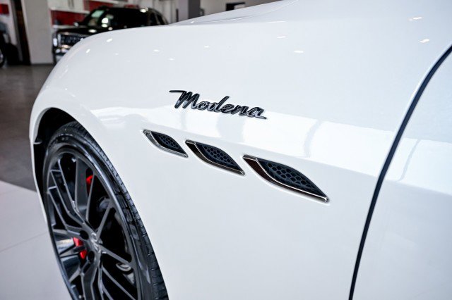 Used 2022 Maserati Ghibli Modena image 15