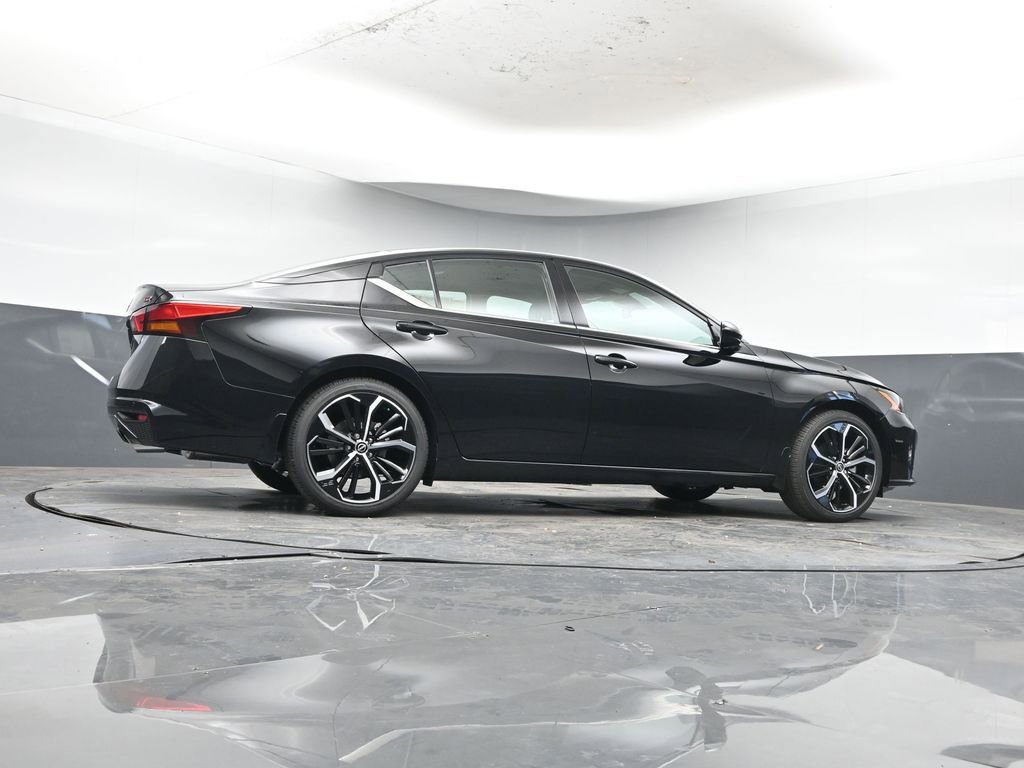 New 2025 Nissan Altima 2.5 SR image 33