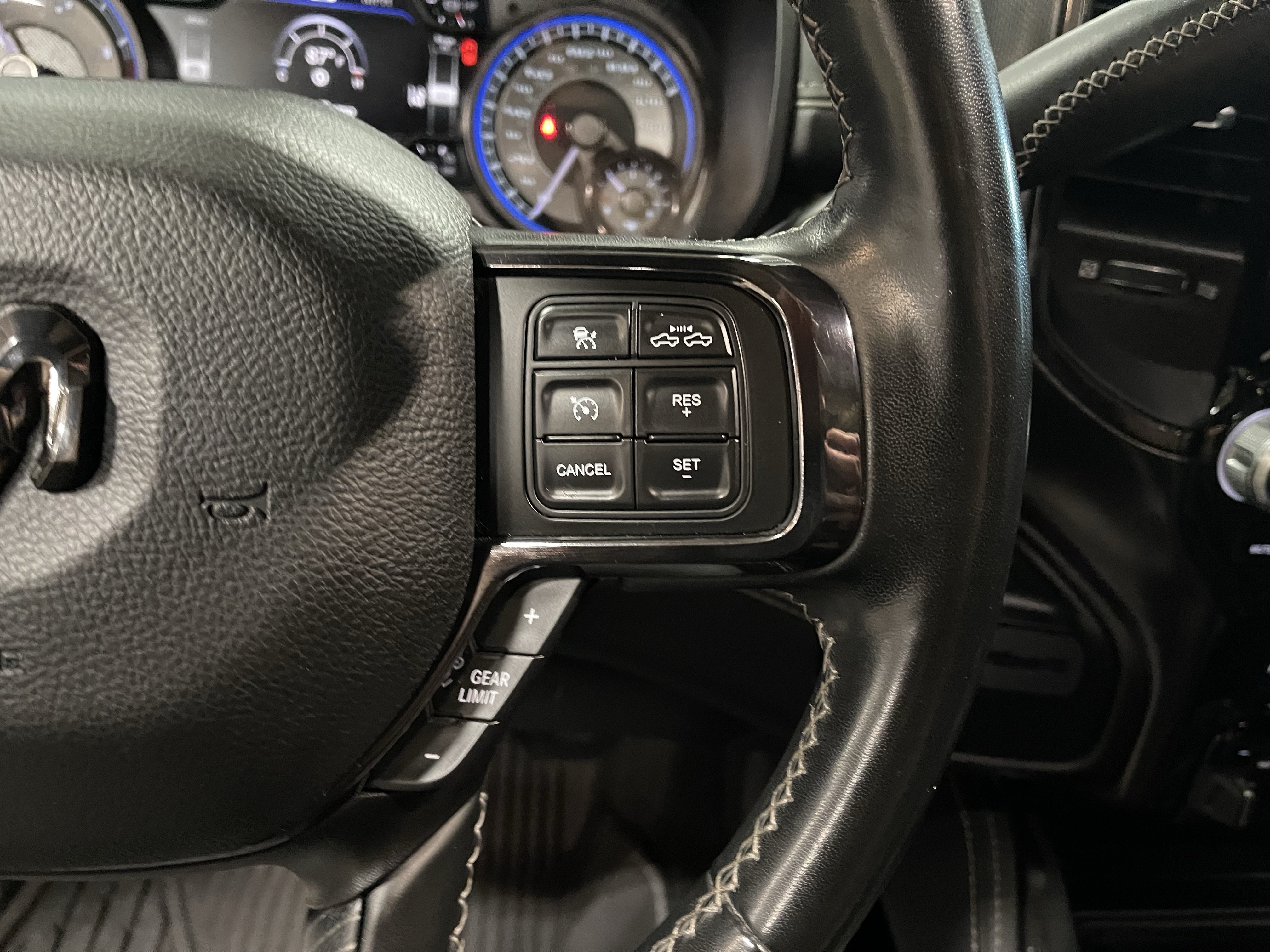 Used 2022 RAM 3500 Limited AWD/4WD image 25