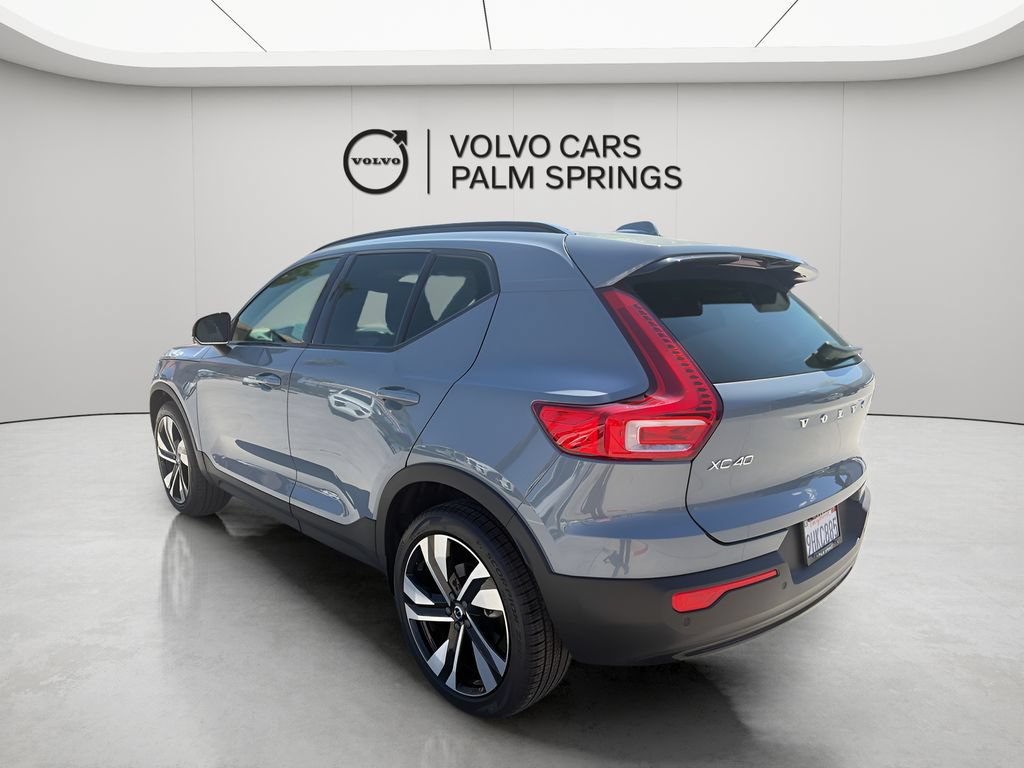 Used 2023 Volvo XC40 B4 Plus w/ Protection Package Premier FWD image 4
