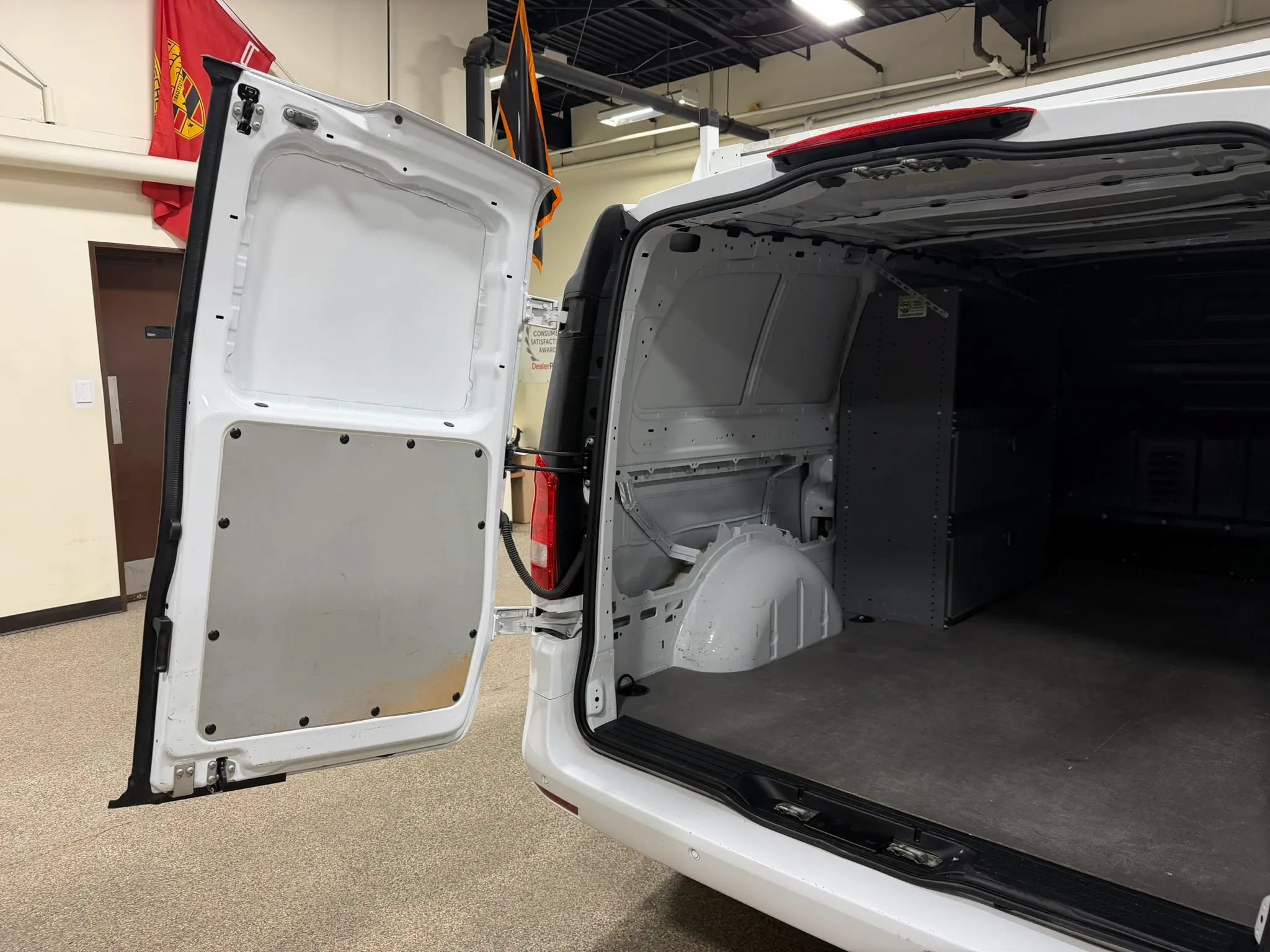 Used 2021 Mercedes-Benz Metris image 23