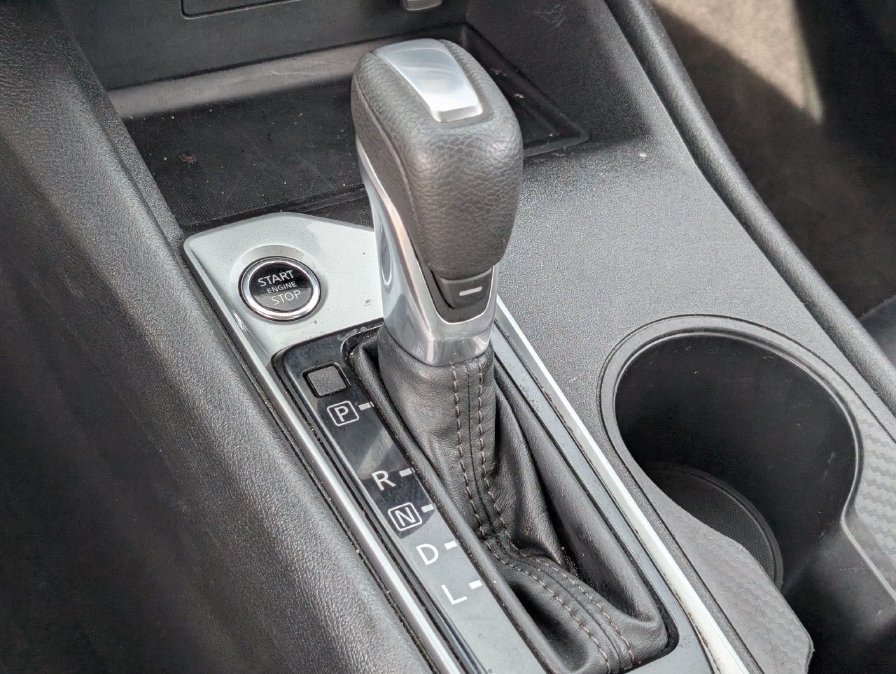 Used 2025 Nissan Altima 2.5 SV FWD image 21