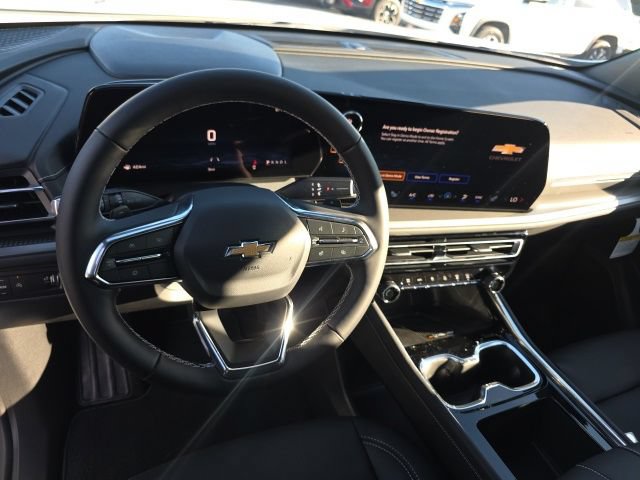 New 2027 Chevrolet Traverse LT w/ Driver Confidence Package FWD image 17