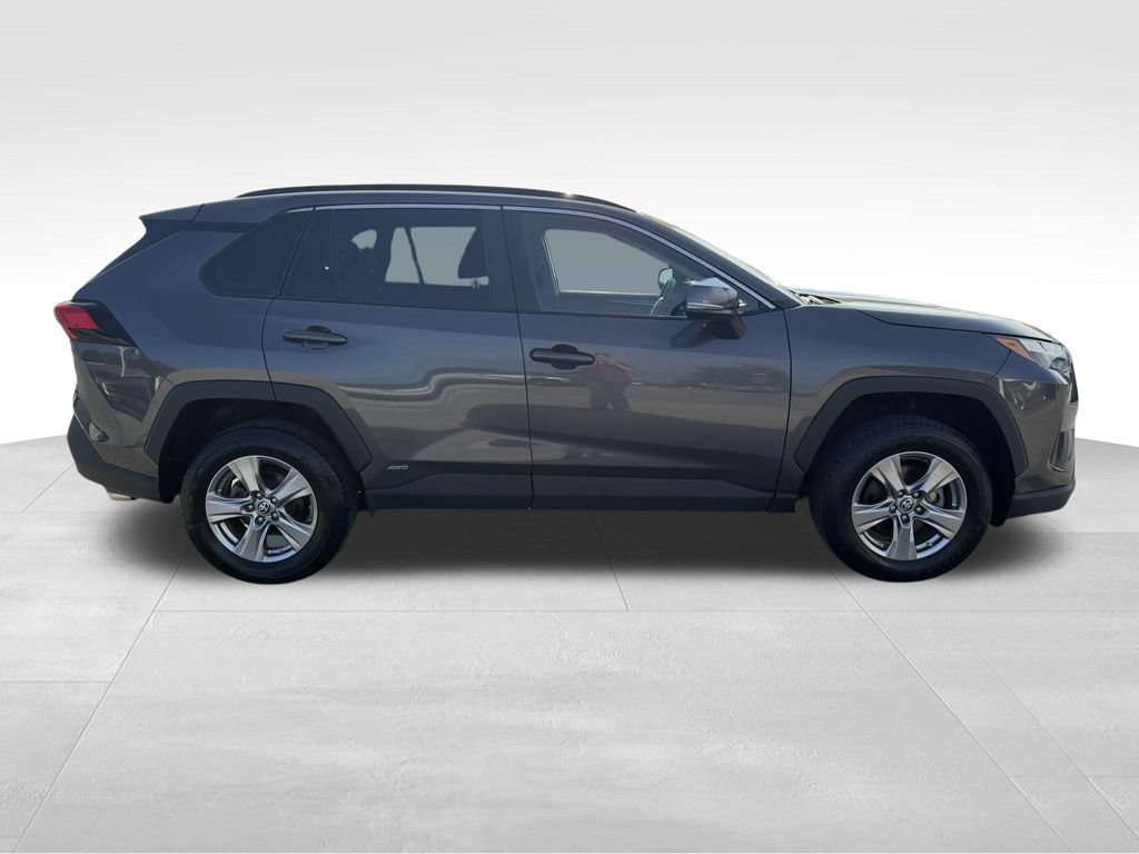 Used 2024 Toyota RAV4 LE AWD/4WD image 4