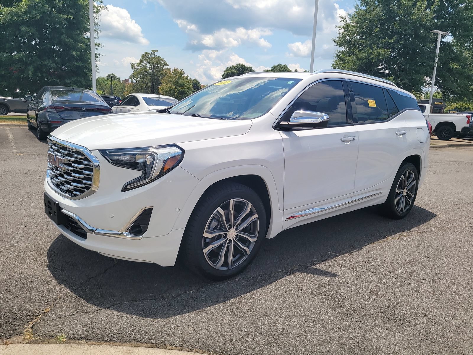 Used 2020 GMC Terrain Denali w/ Denali Premium Package FWD image 7