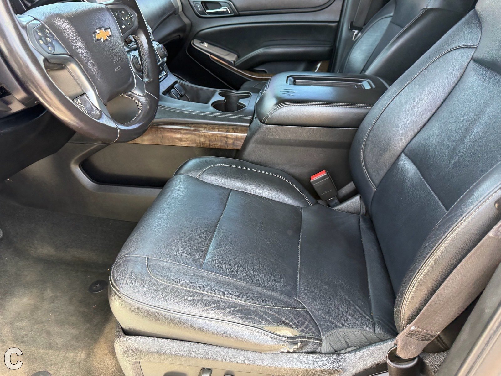 Used 2015 Chevrolet Suburban LT RWD image 21