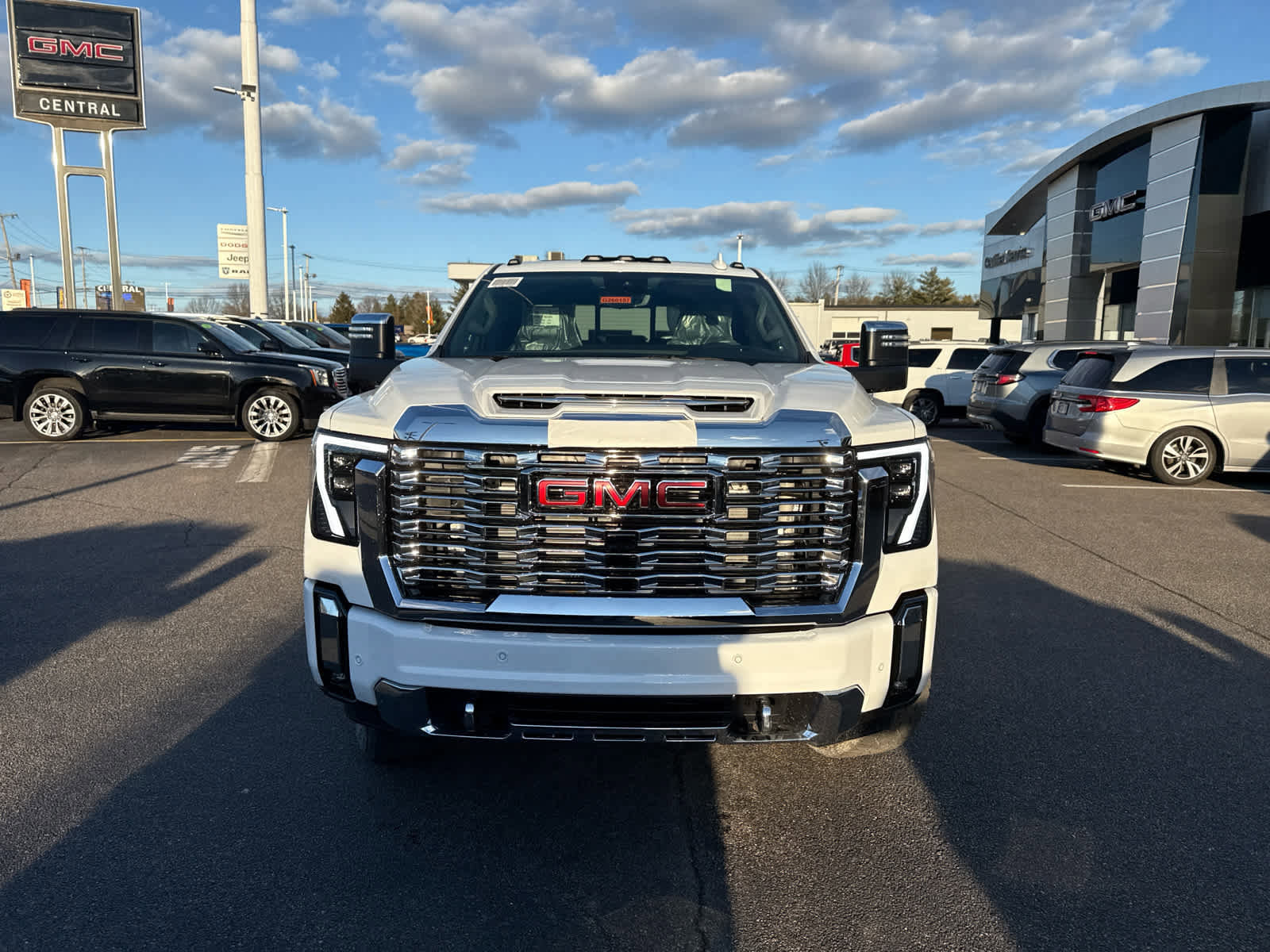 New 2026 GMC Sierra 2500 Denali w/ Denali Reserve Package image 2