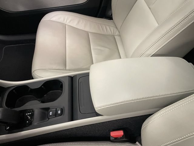 Used 2022 Volvo XC40 T5 Momentum AWD/4WD image 20