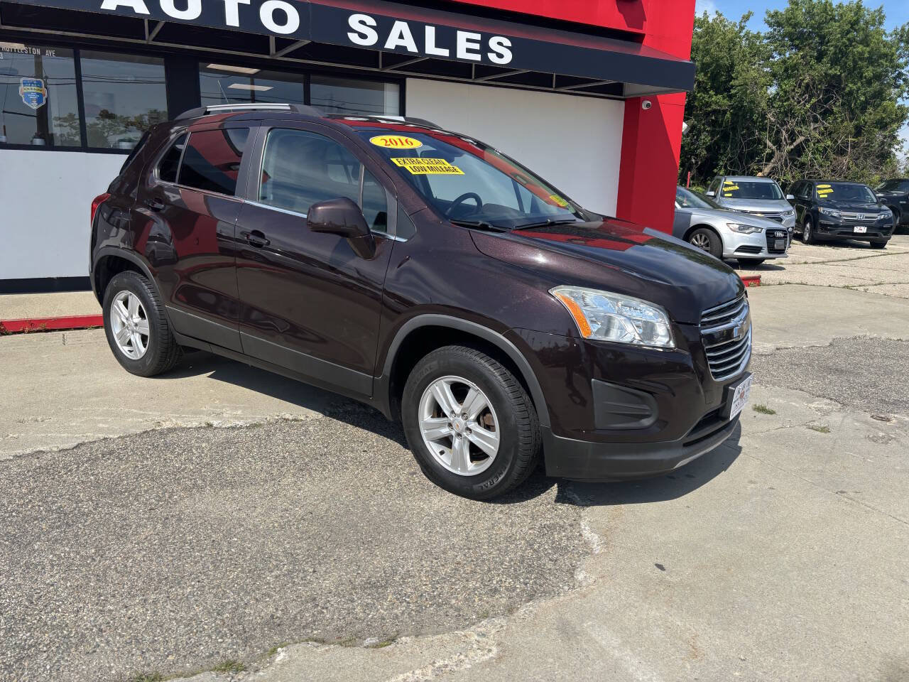 Used 2016 Chevrolet Trax LT w/ LT Convenience Package AWD/4WD image 3