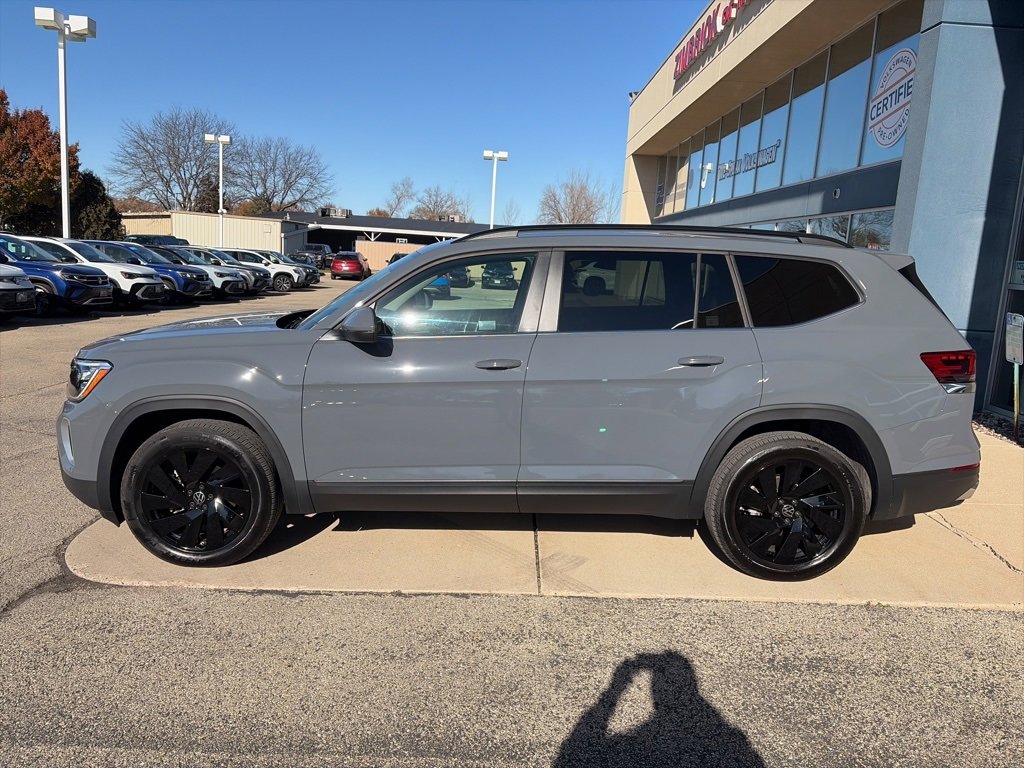 Certified 2025 Volkswagen Atlas SE image 5
