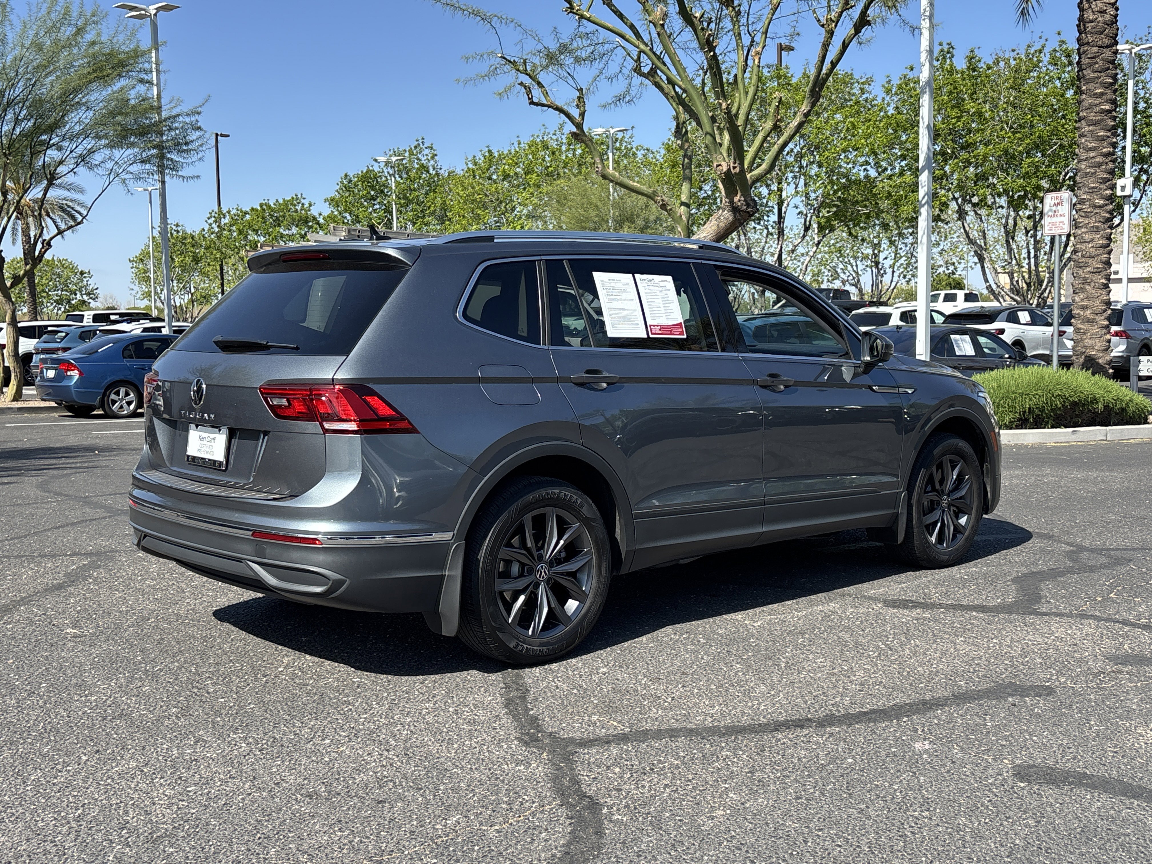 Certified 2023 Volkswagen Tiguan SE FWD image 4