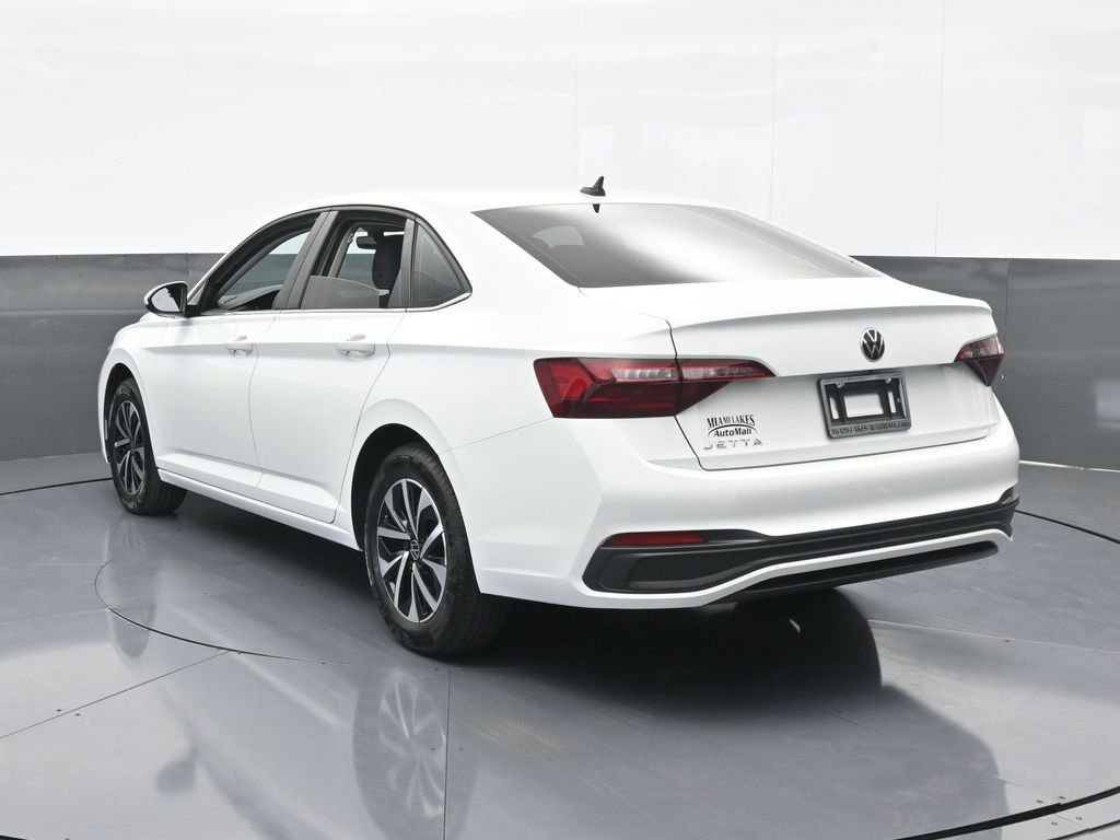 Used 2023 Volkswagen Jetta S image 4