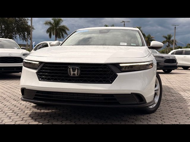 Certified 2025 Honda Accord LX image 2
