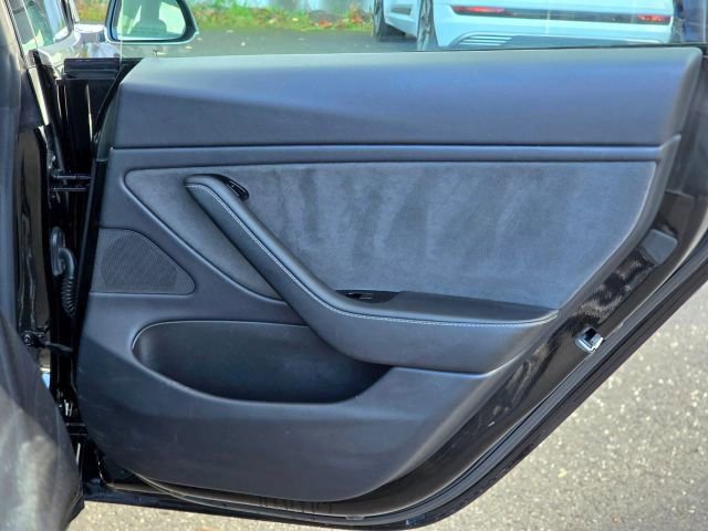 Used 2019 Tesla Model 3 Standard Range Plus image 33