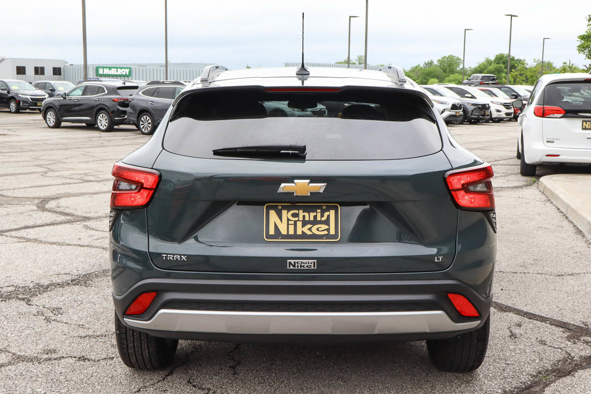 Used 2025 Chevrolet Trax LT FWD image 5