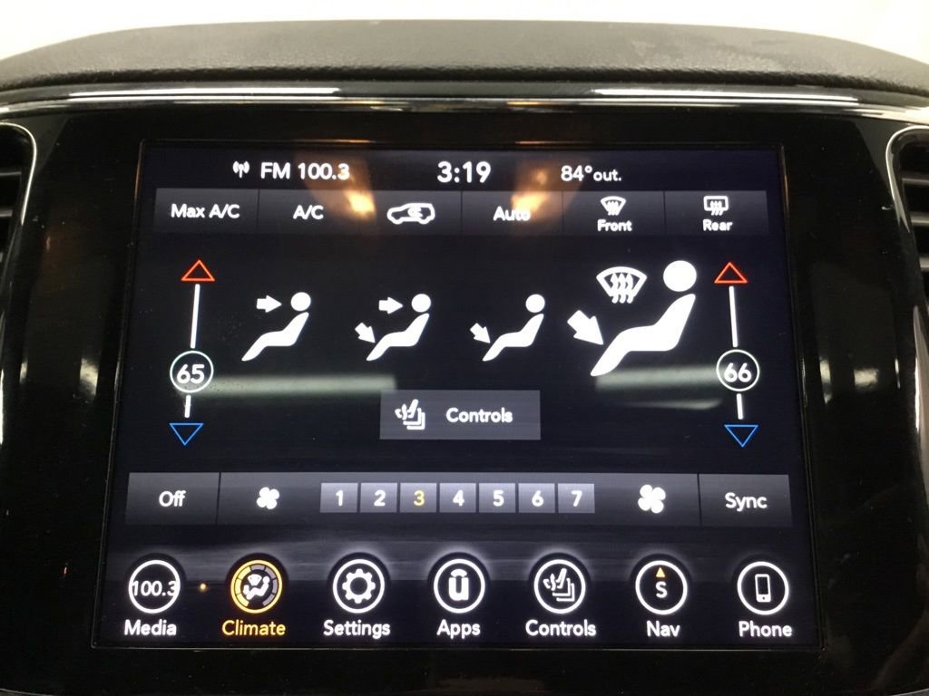 Used 2022 Jeep Grand Cherokee Laredo X image 31