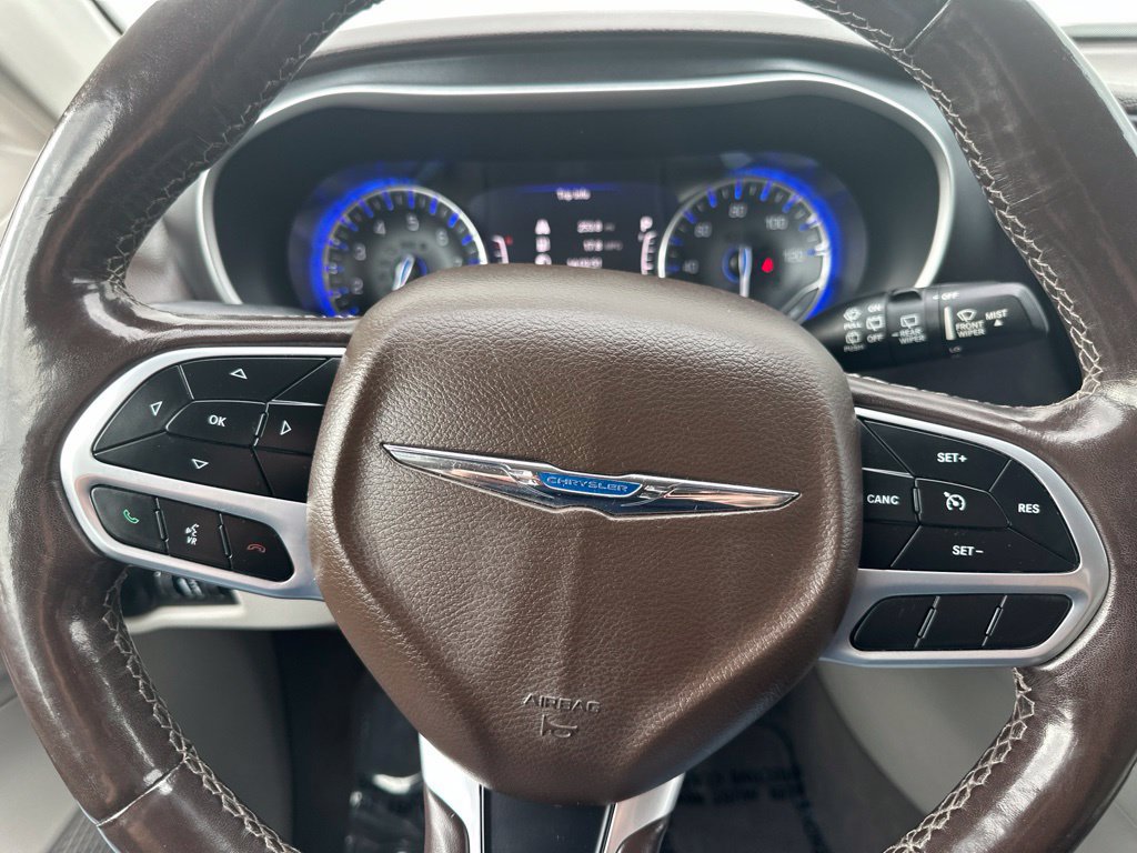 Used 2020 Chrysler Pacifica Touring-L Plus FWD image 40