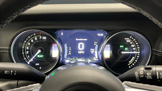 Used 2022 Jeep Wrangler Unlimited Sahara w/ Cold Weather Group image 16