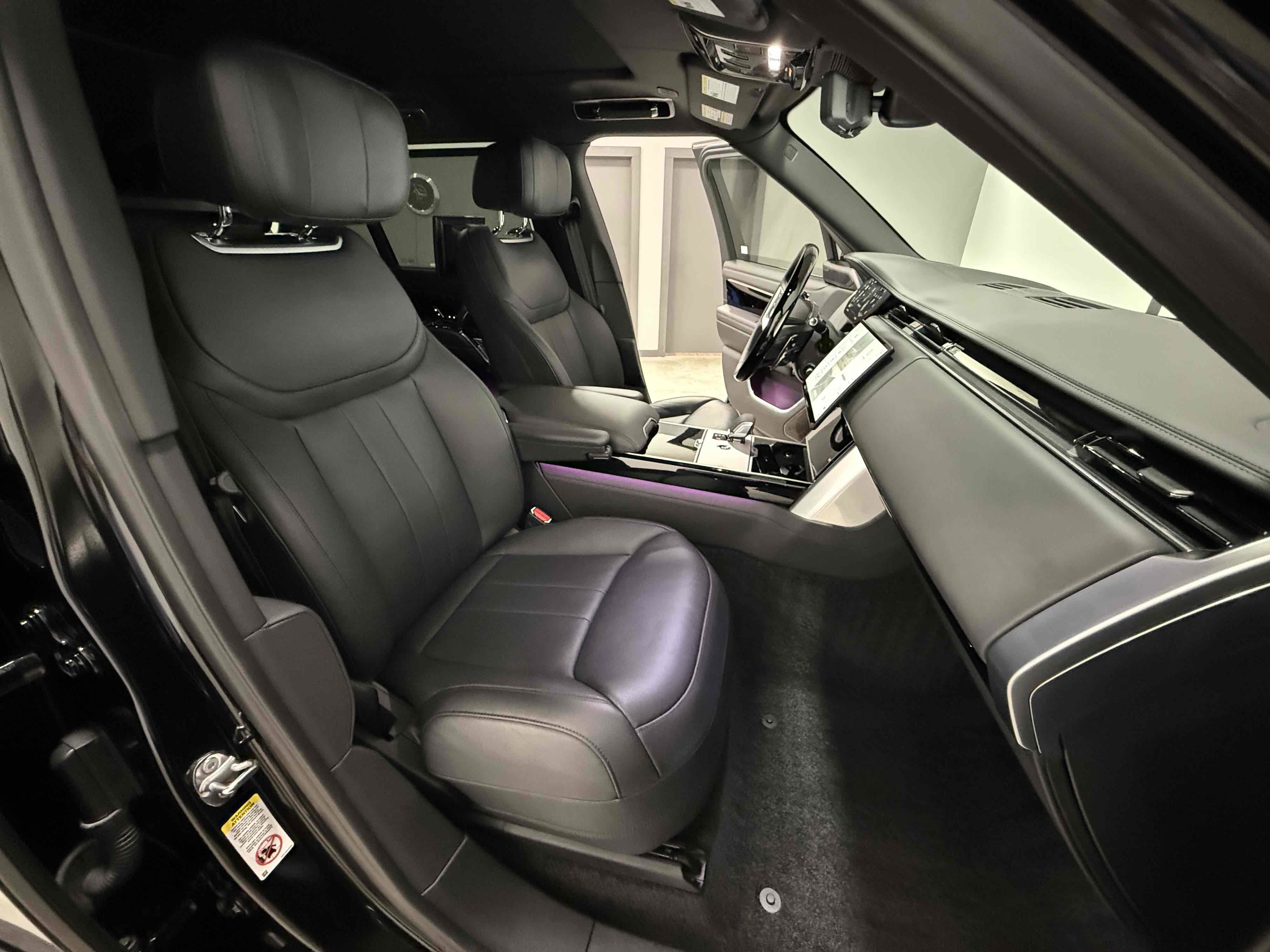 Used 2025 Land Rover Range Rover Long Wheelbase Autobiography image 46