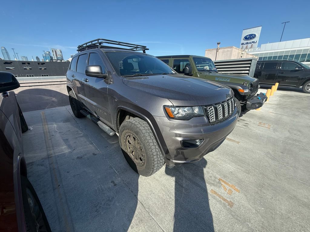 Used 2020 Jeep Grand Cherokee Altitude AWD/4WD image 3