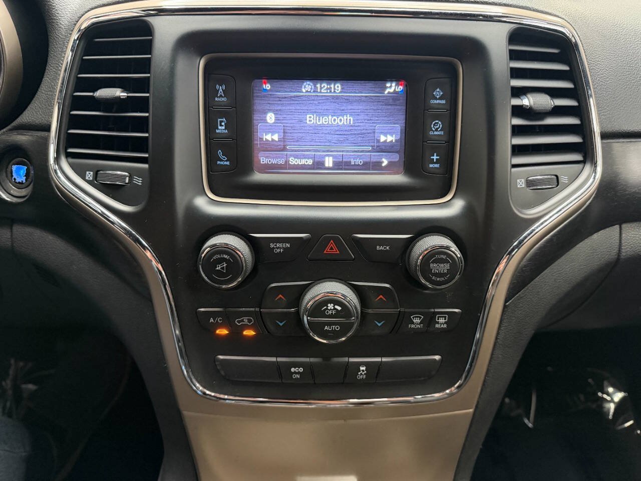 Used 2014 Jeep Grand Cherokee Laredo w/ Quick Order Package 23E AWD/4WD image 27