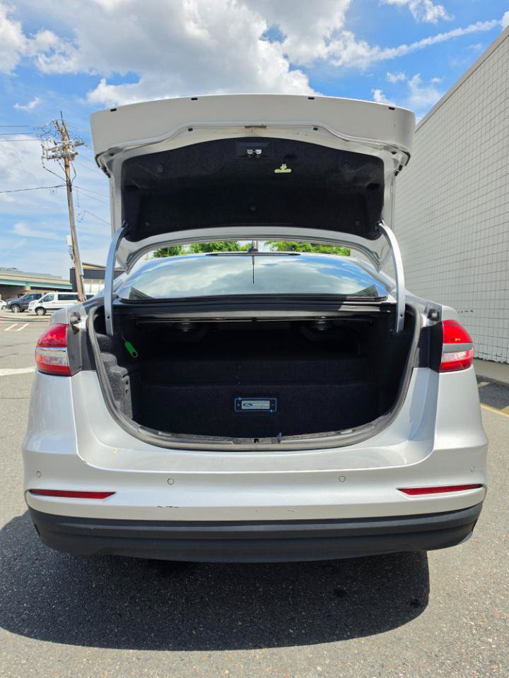 Used 2019 Ford Fusion Energi Titanium FWD image 9