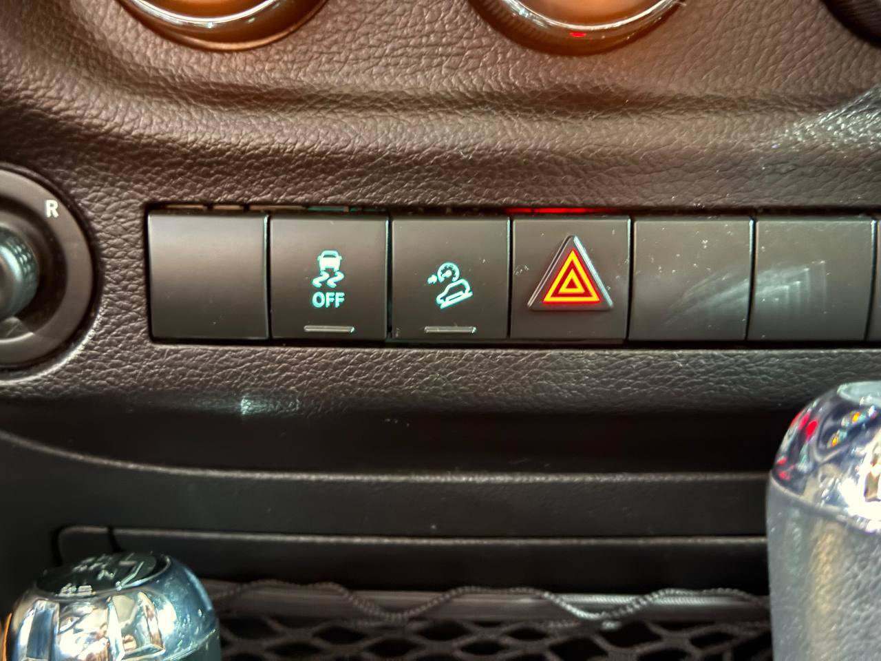 Used 2018 Jeep Wrangler Sport AWD/4WD image 25