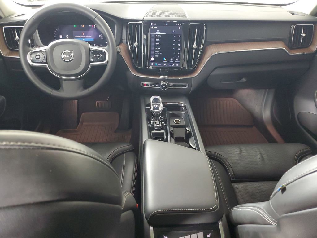 Used 2023 Volvo XC60 B5 Ultimate w/ Climate Package FWD image 15
