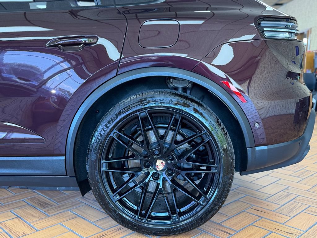 Used 2025 Porsche Macan Electric RWD image 14