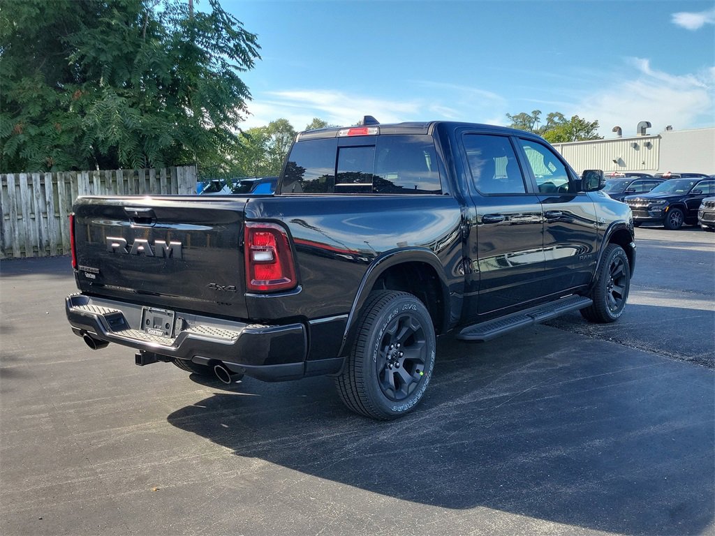 New 2026 RAM 1500 4x4 Crew Cab image 4