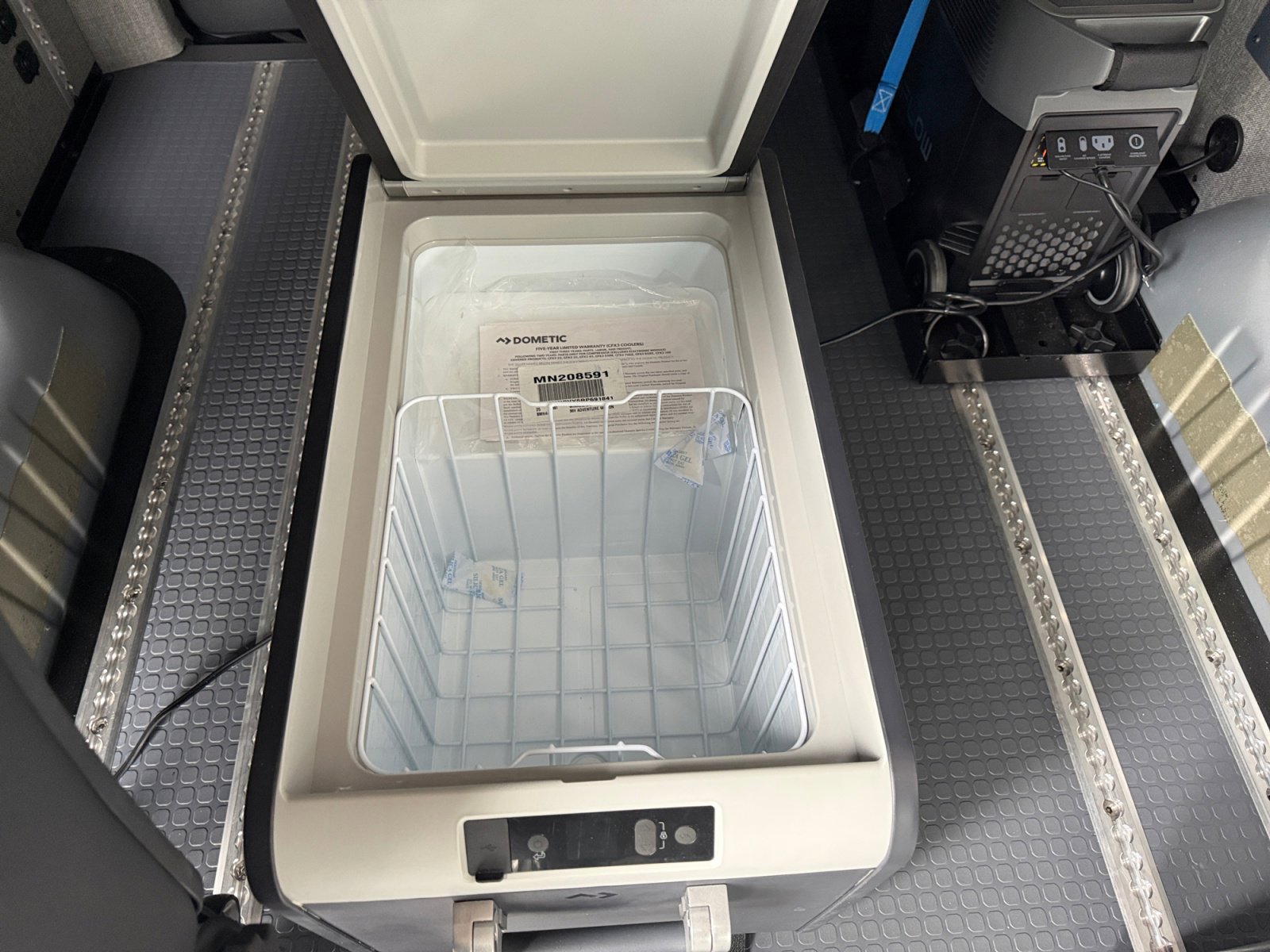 Used 2024 Mercedes-Benz Sprinter 144 Cargo image 35