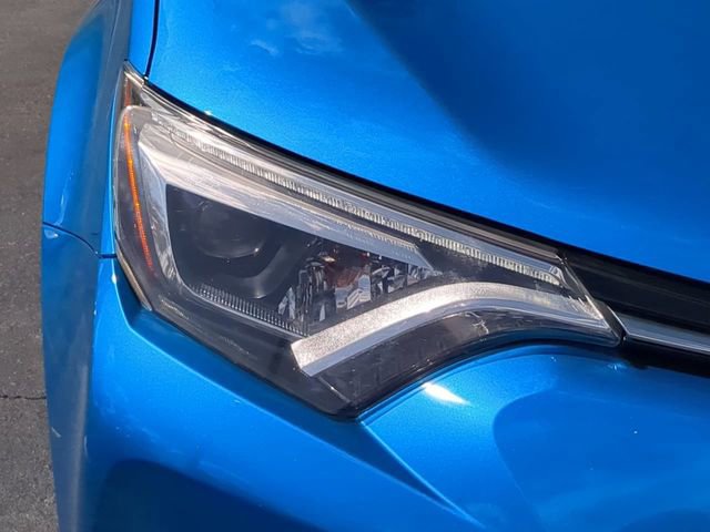 Used 2017 Toyota RAV4 Limited w/ Advanced Technology Package AWD/4WD image 10