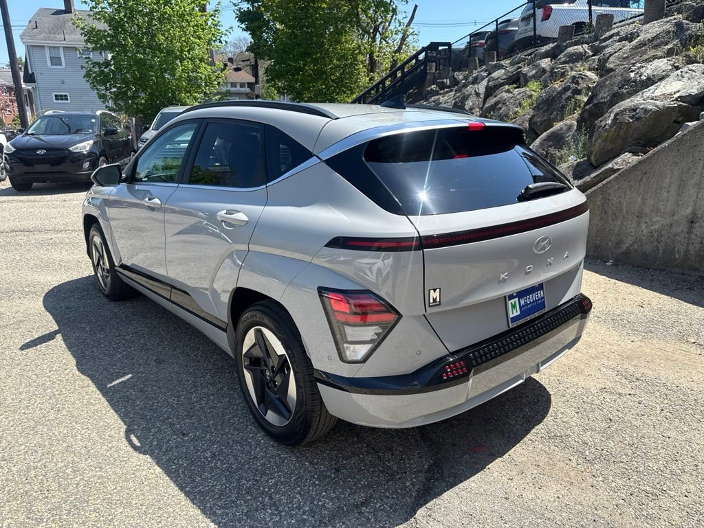 Certified 2024 Hyundai Kona Limited FWD image 4