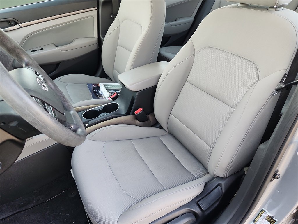 Used 2017 Hyundai Elantra SE image 10