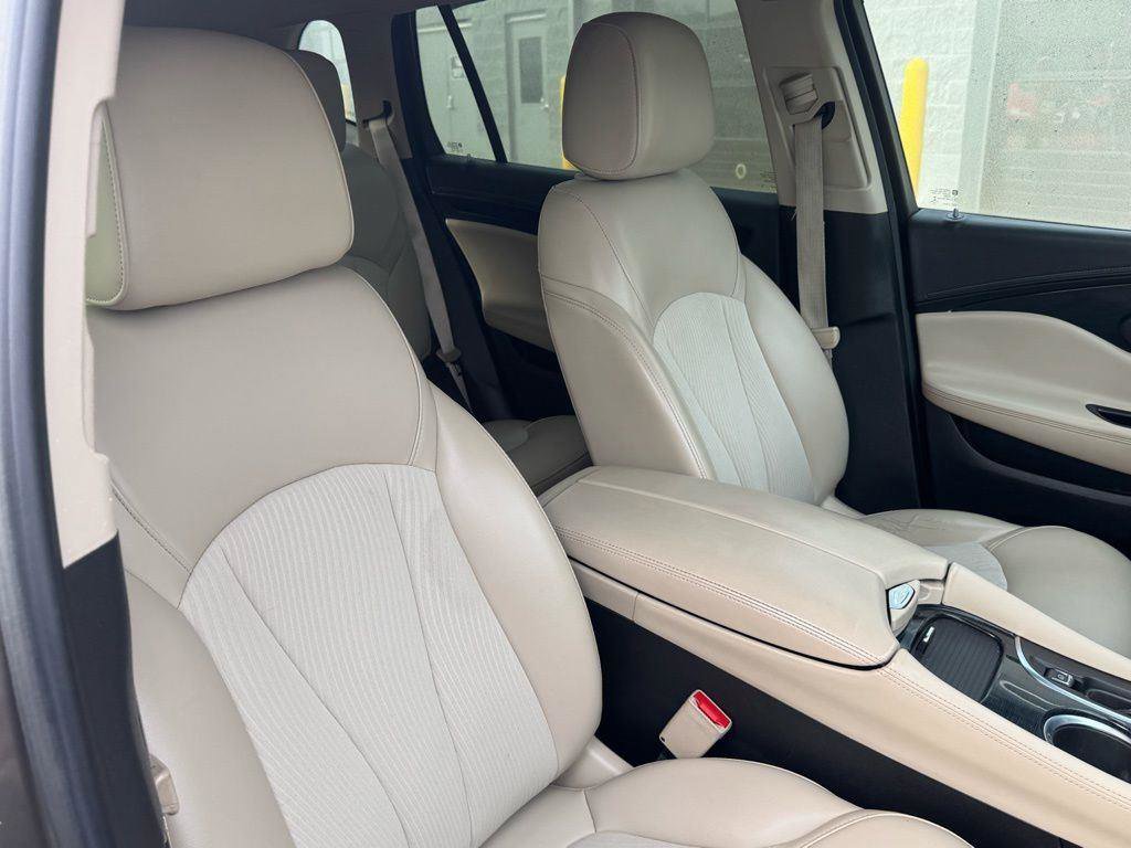 Used 2017 Buick Envision Preferred image 82