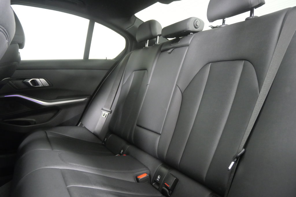 Used 2021 BMW 330i Sedan w/ Premium Package RWD image 17