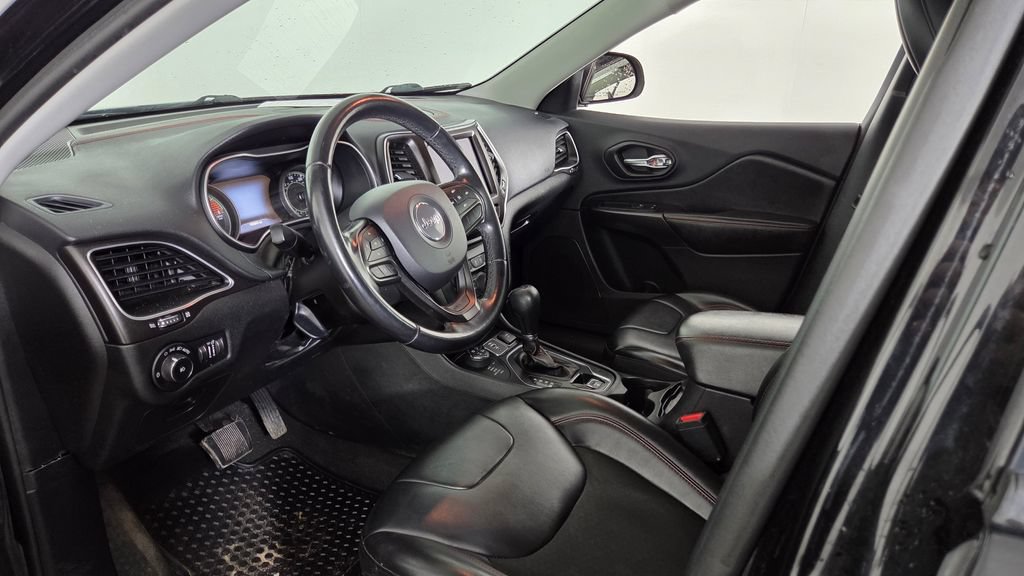 Used 2020 Jeep Cherokee Trailhawk AWD/4WD image 14