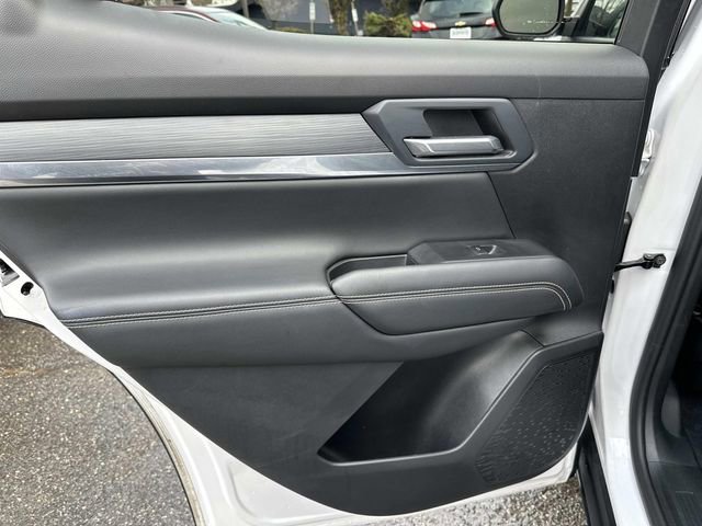 Used 2025 GMC Terrain Elevation image 13