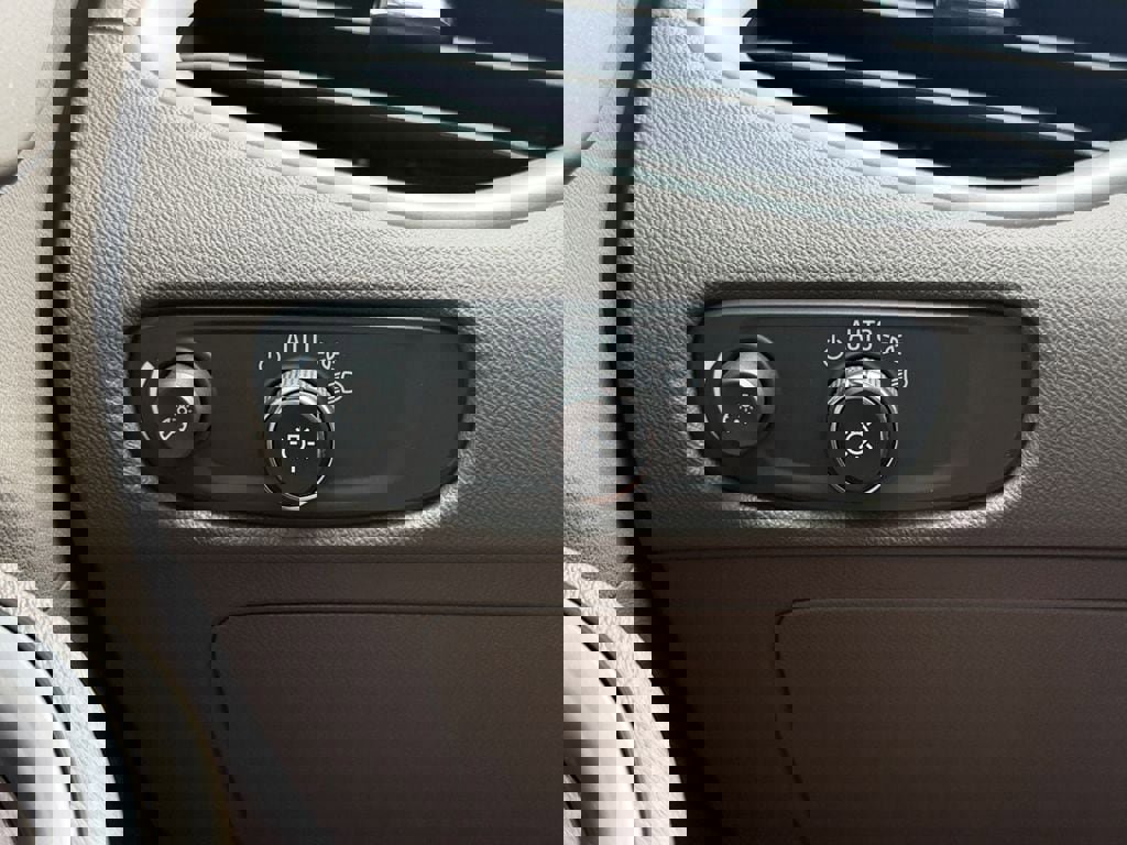 Used 2022 Chevrolet Malibu LT image 22