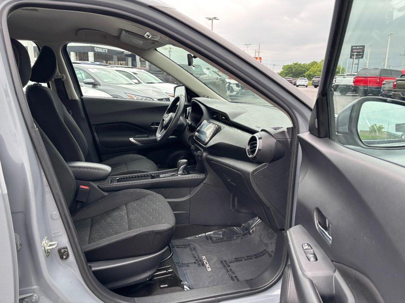 Used 2022 Nissan Kicks SV FWD image 10