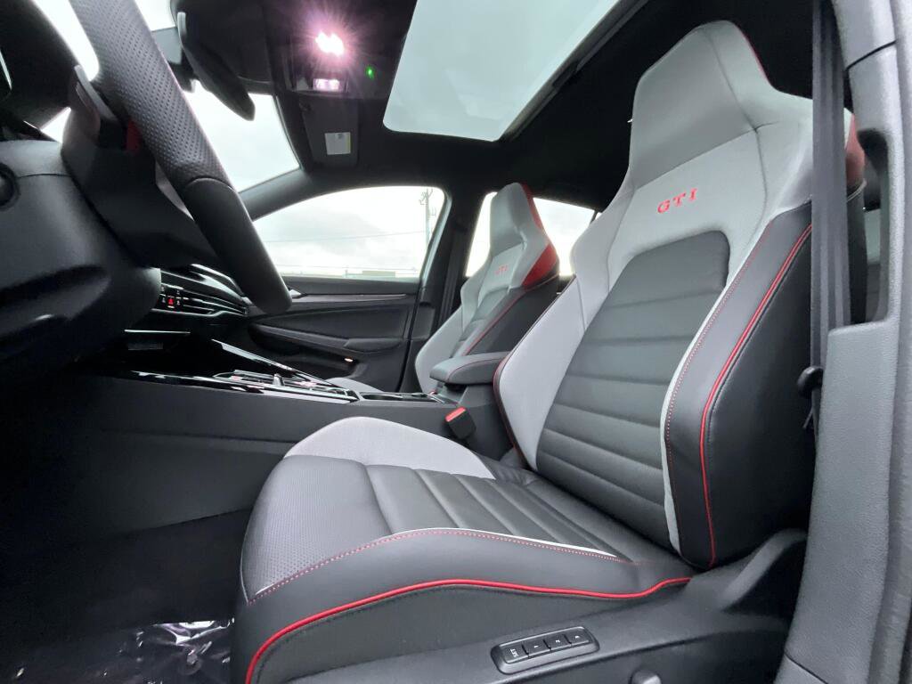 New 2026 Volkswagen GTI SE image 12