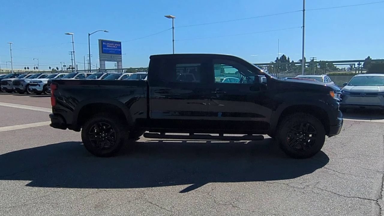 Used 2025 Chevrolet Silverado 1500 LT Trail Boss w/ Convenience Package II AWD/4WD image 9
