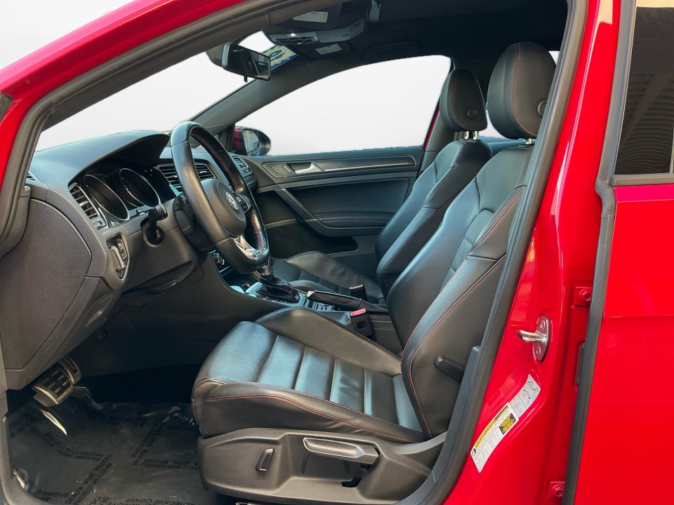 Used 2018 Volkswagen GTI SE w/ SE Leather Package image 11