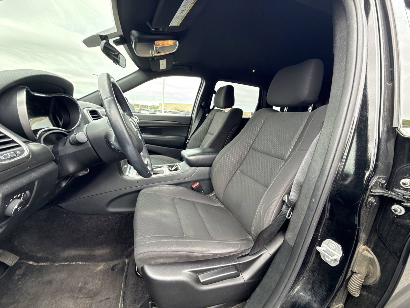 Used 2018 Jeep Grand Cherokee Laredo AWD/4WD image 12