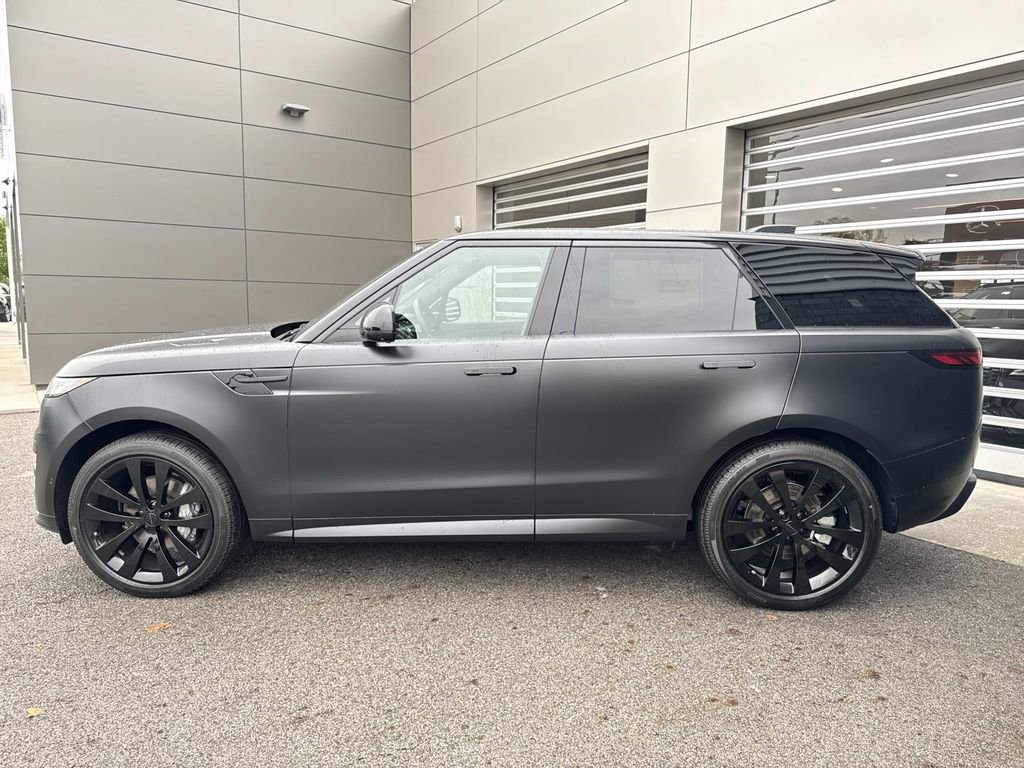 New 2026 Land Rover Range Rover Sport Dynamic SE AWD/4WD image 4