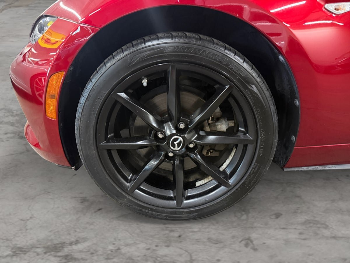 Used 2019 MAZDA MX-5 Miata RF Club RWD image 9